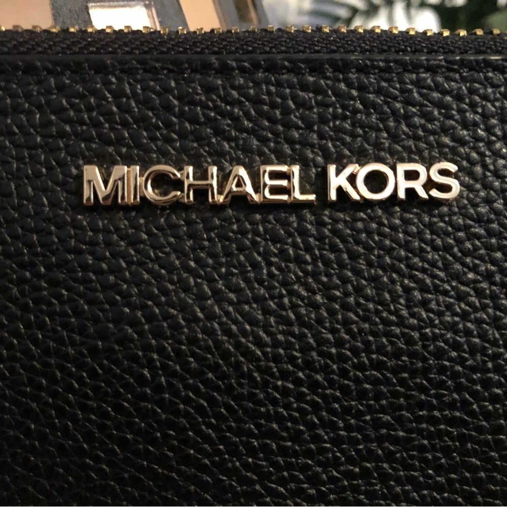 Michael Kors Black Leather Wristlet with Gold Details💋